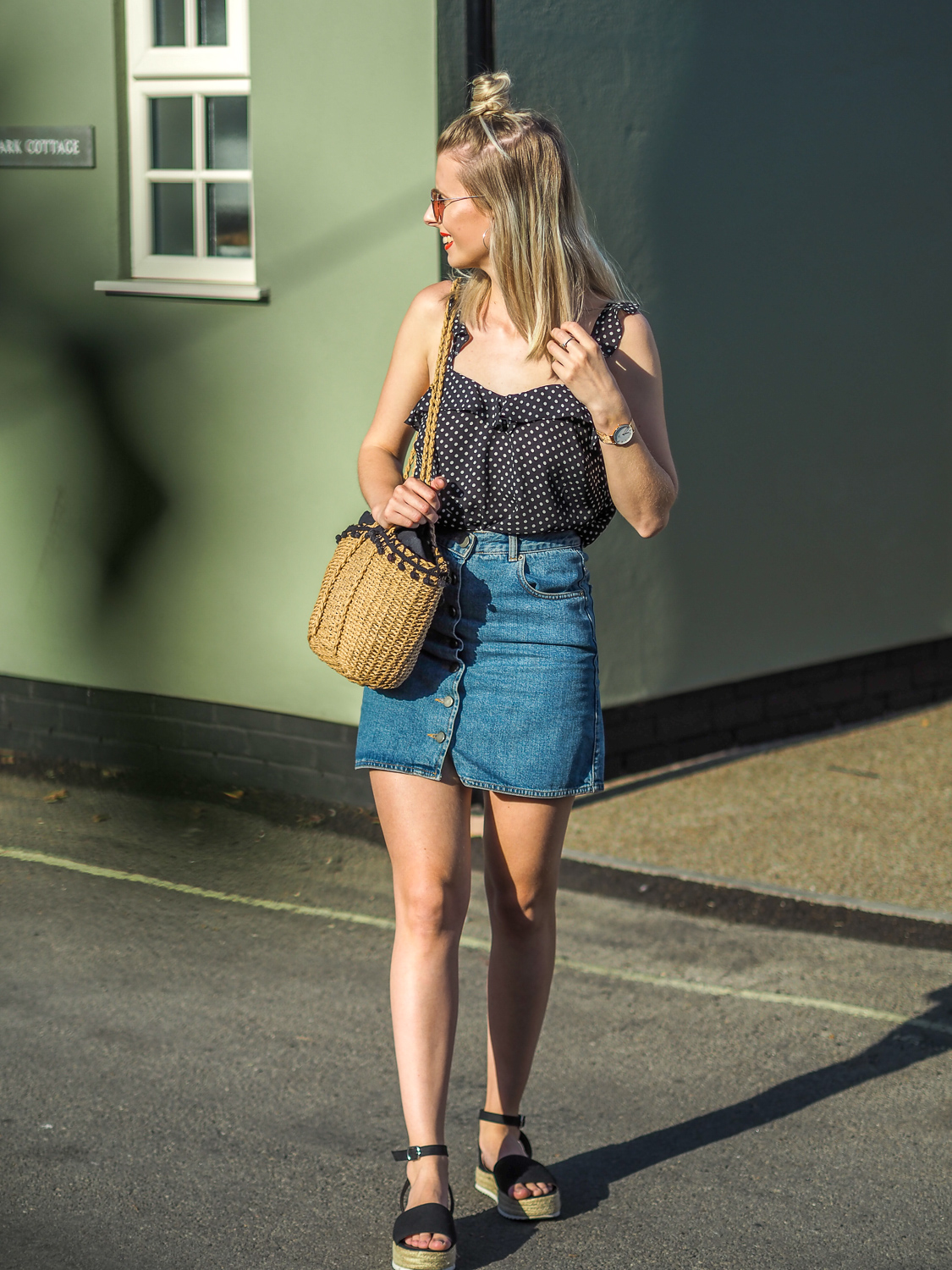 How to feel confident in front of the camera // LUCY-COLE