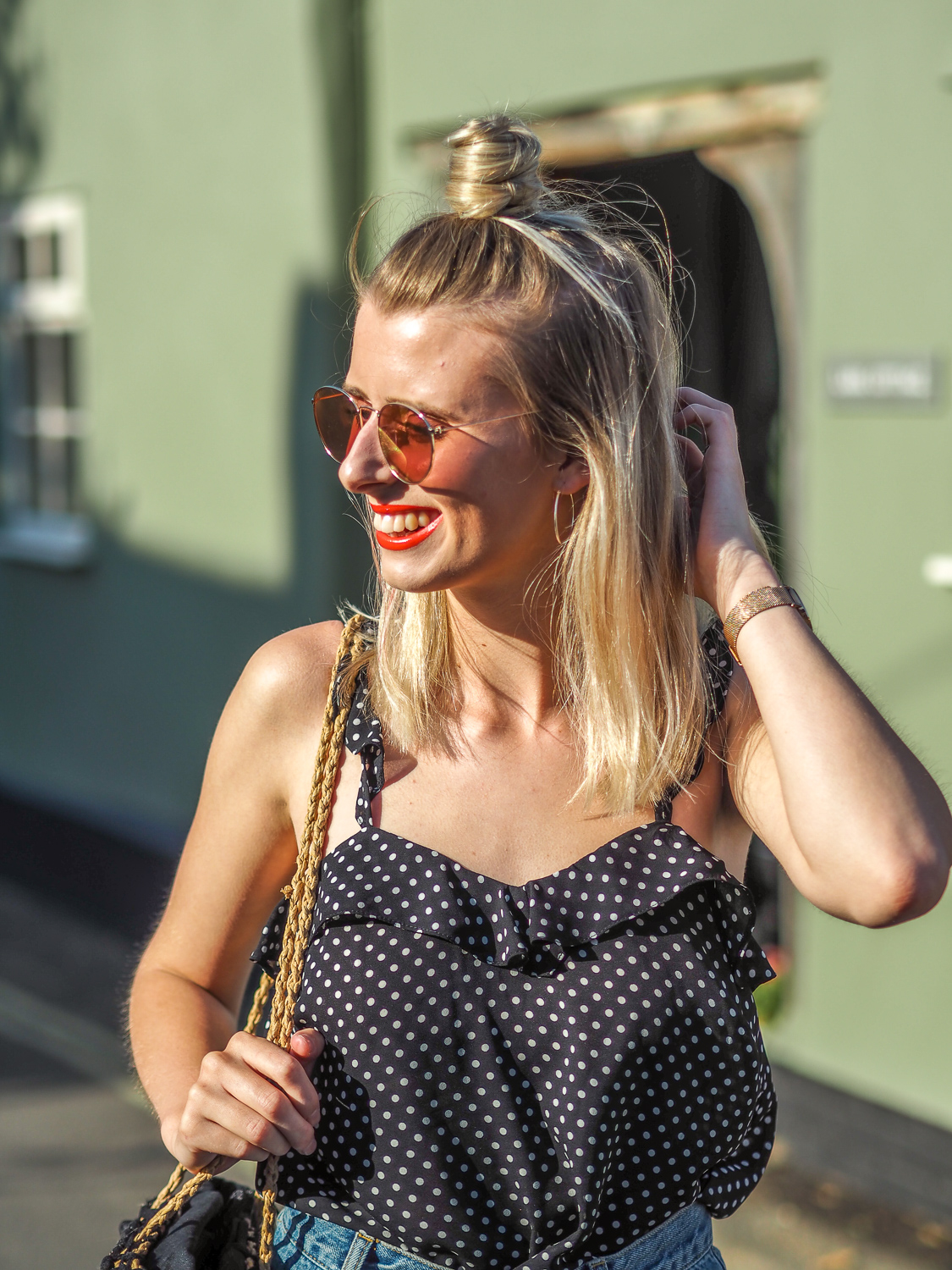 How to feel confident in front of the camera // LUCY-COLE